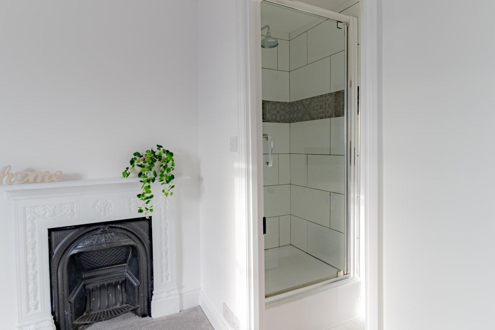 Fabulous, Vibrant, Town House, Central Bath Road Челтенхам Экстерьер фото